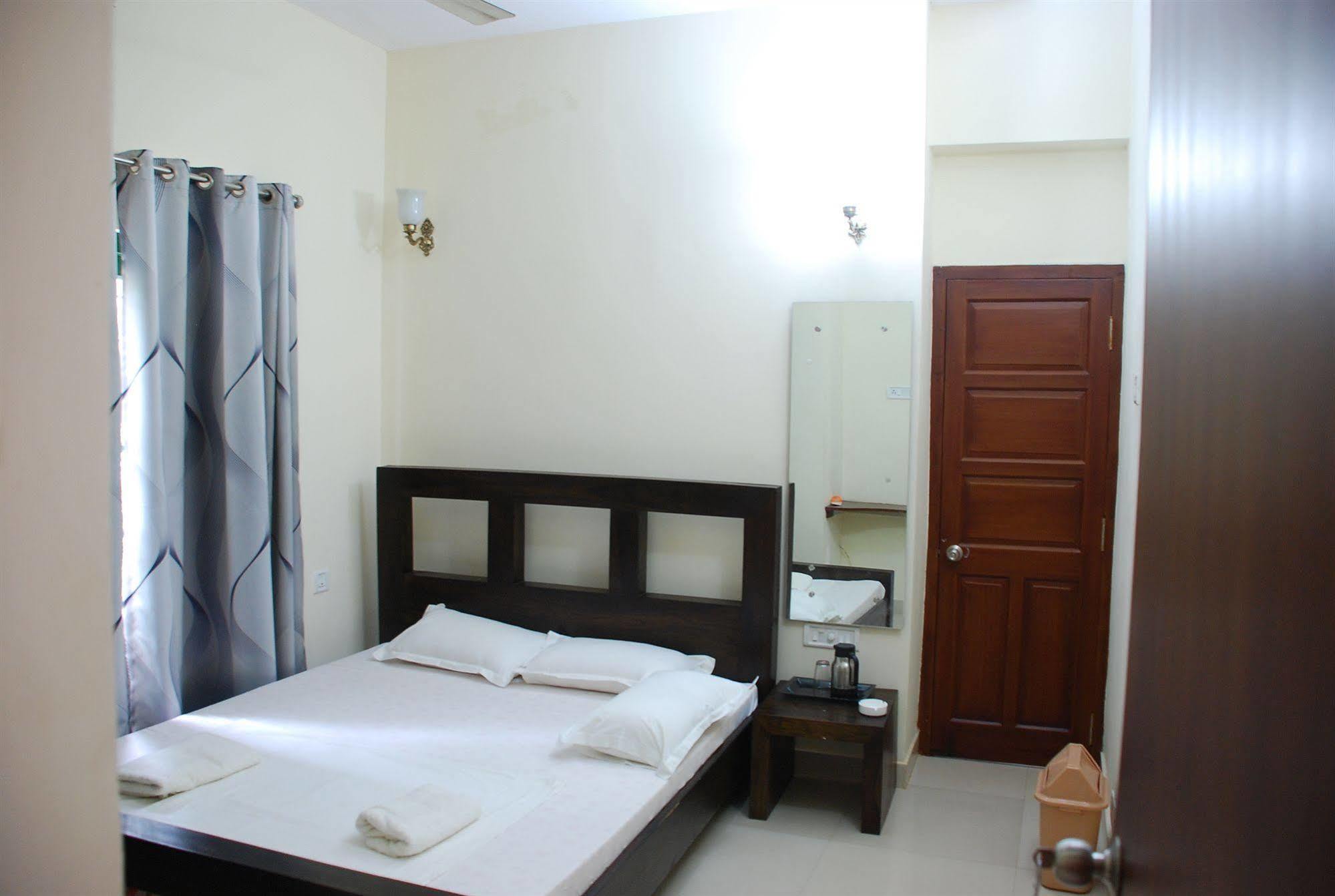 Oyo Home 63551 Pleasant Stay Near Fort Kochi Beach Eksteriør billede