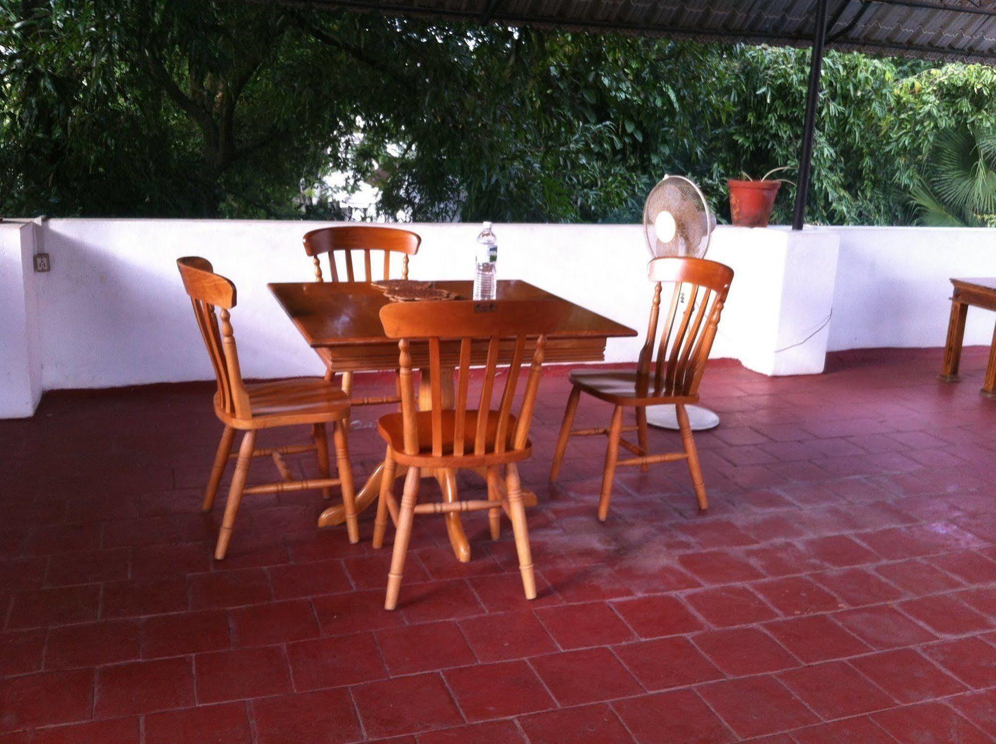 Oyo Home 63551 Pleasant Stay Near Fort Kochi Beach Eksteriør billede